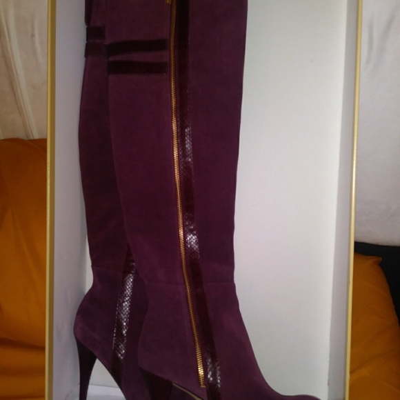 Michael Kors Delaney Boot - Picture 5 of 8